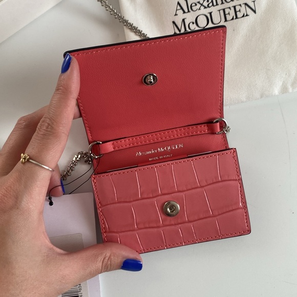 ๐ ALEXANDER MCQUEEN | Card Holder on Chain - Picture 5 of 14